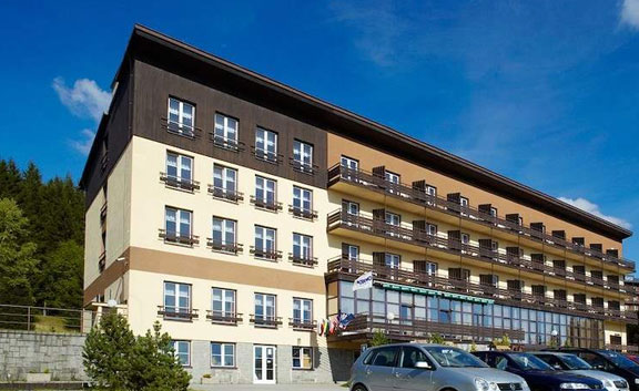 人員密集的生產(chǎn)加工車(chē)間，員工集體宿舍消防設(shè)